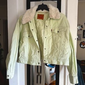 BRAND NEW mint Levi’s cropped corduroy jacket